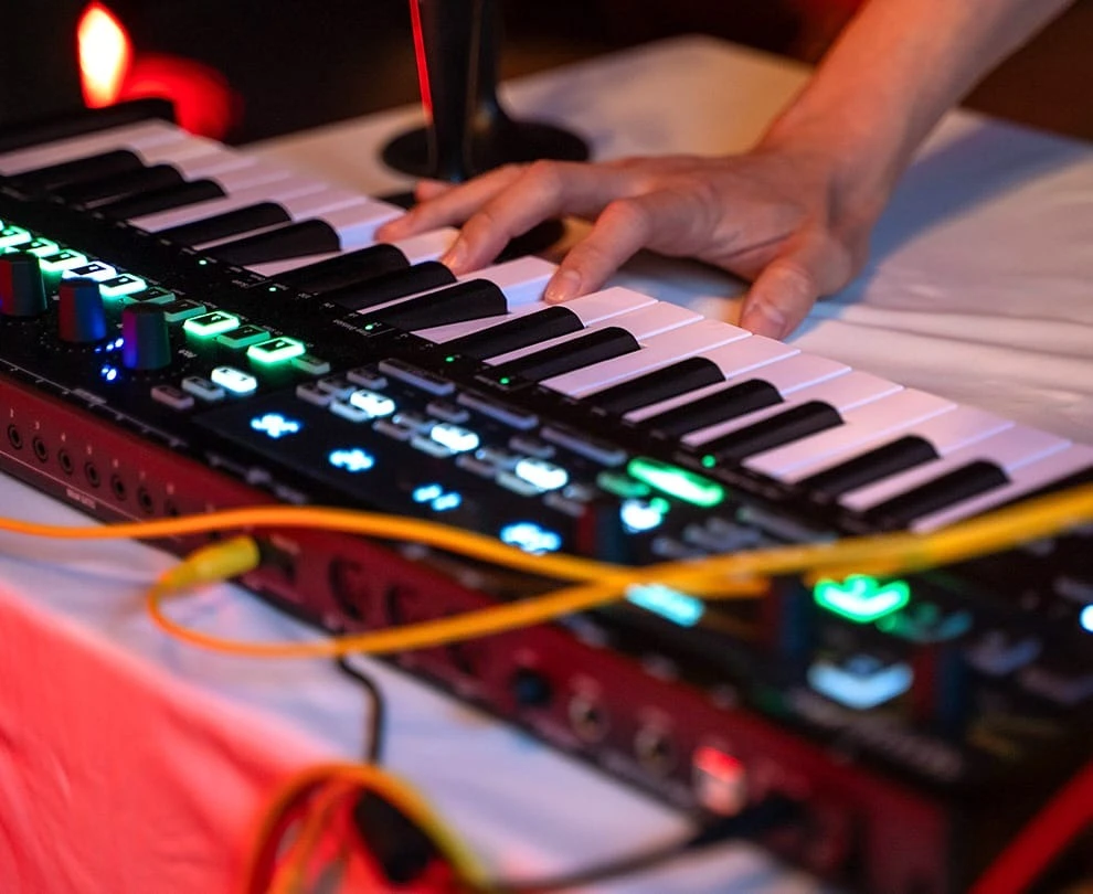 arturia-keystep-pro-chroma-32-tus-sequencer-midi-controller-asimetrik-e-ticaret-gorsel3